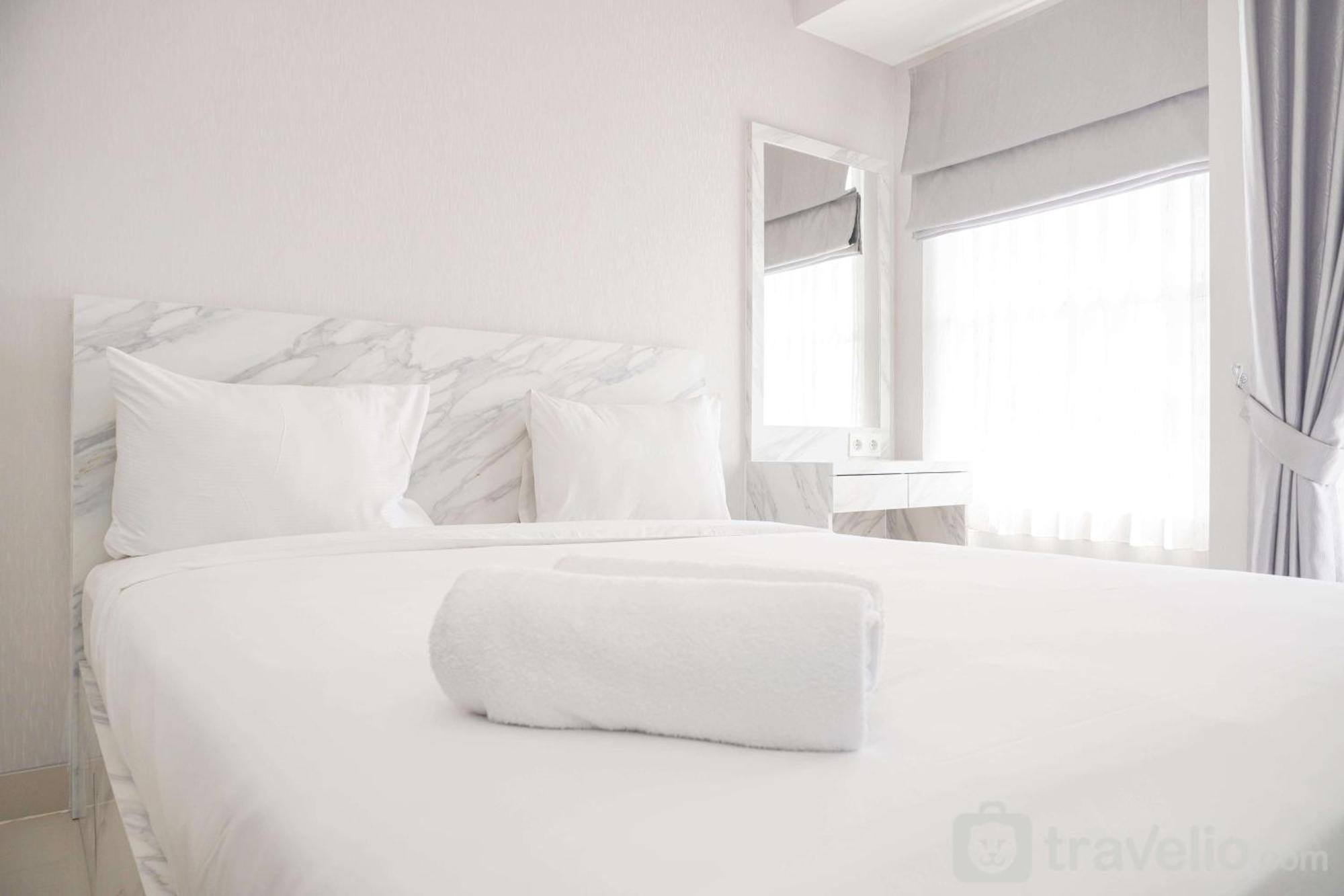 Modern Look And Comfy Citra Living By Travelio Jakarta