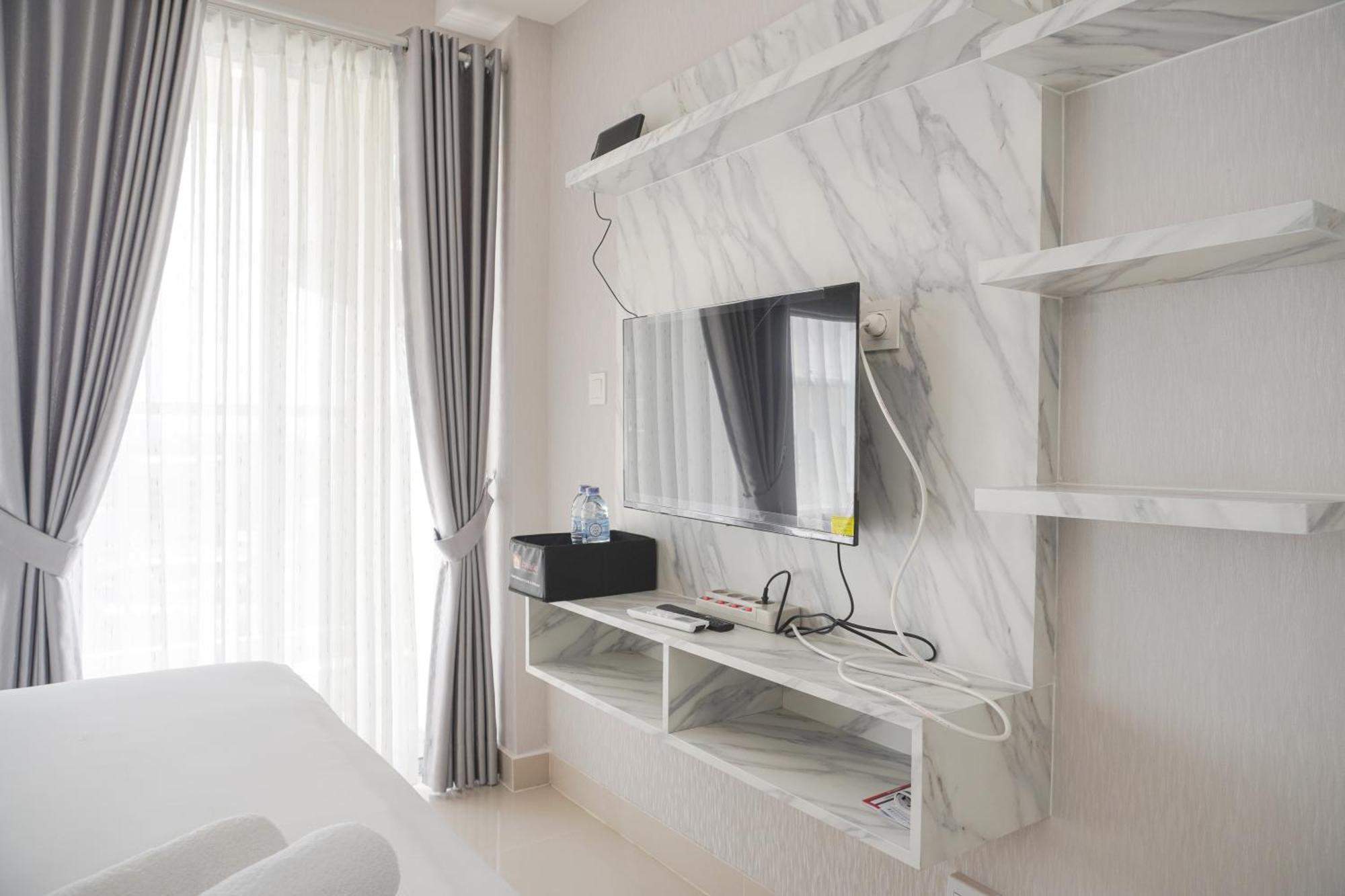Modern Look And Comfy Citra Living By Travelio *