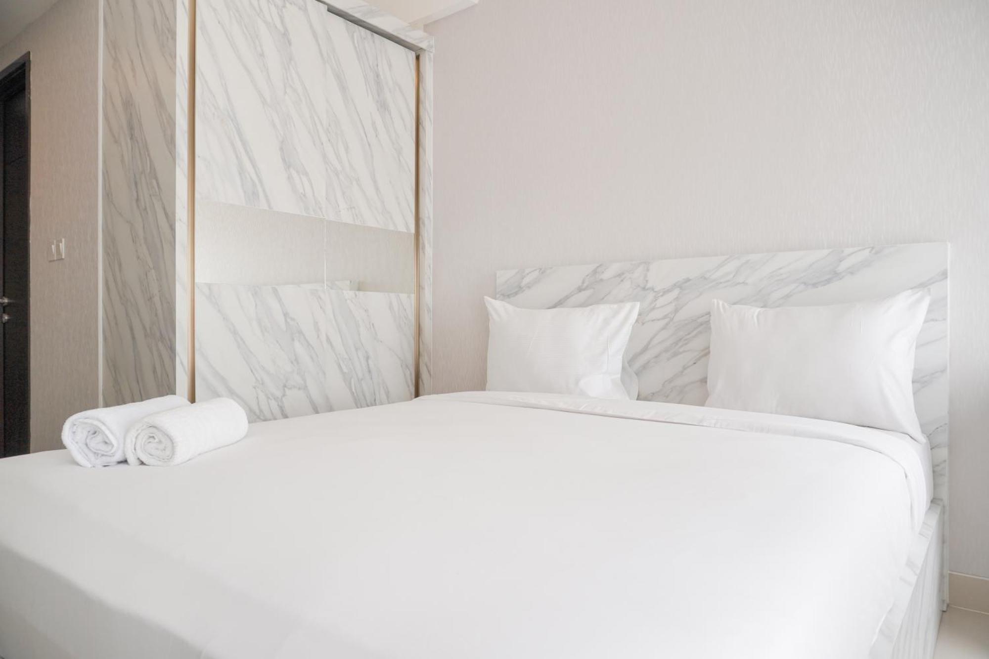 Apartment Modern Look And Comfy Citra Living By Travelio Jakarta